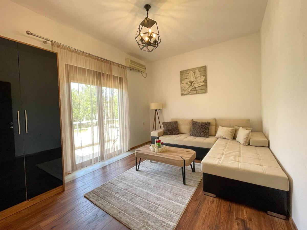 B&B Lovac Hasa 2 อุลซิน ภายนอก รูปภาพ