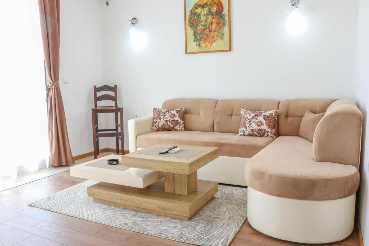 B&B Lovac Hasa 2 อุลซิน ภายนอก รูปภาพ