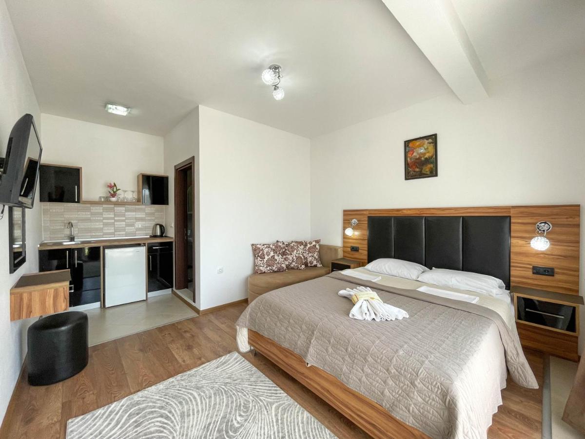 B&B Lovac Hasa 2 อุลซิน ภายนอก รูปภาพ