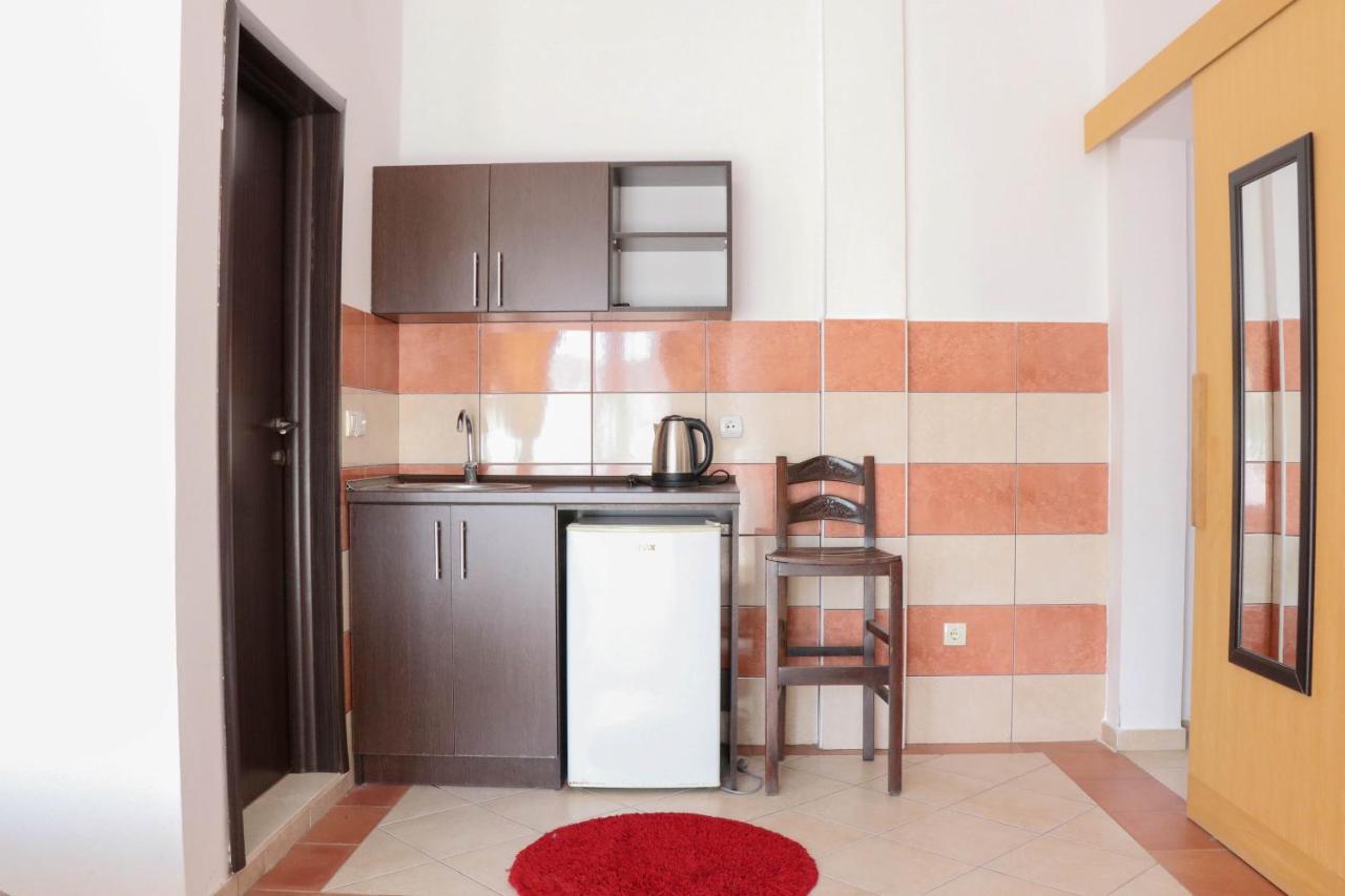 B&B Lovac Hasa 2 อุลซิน ภายนอก รูปภาพ